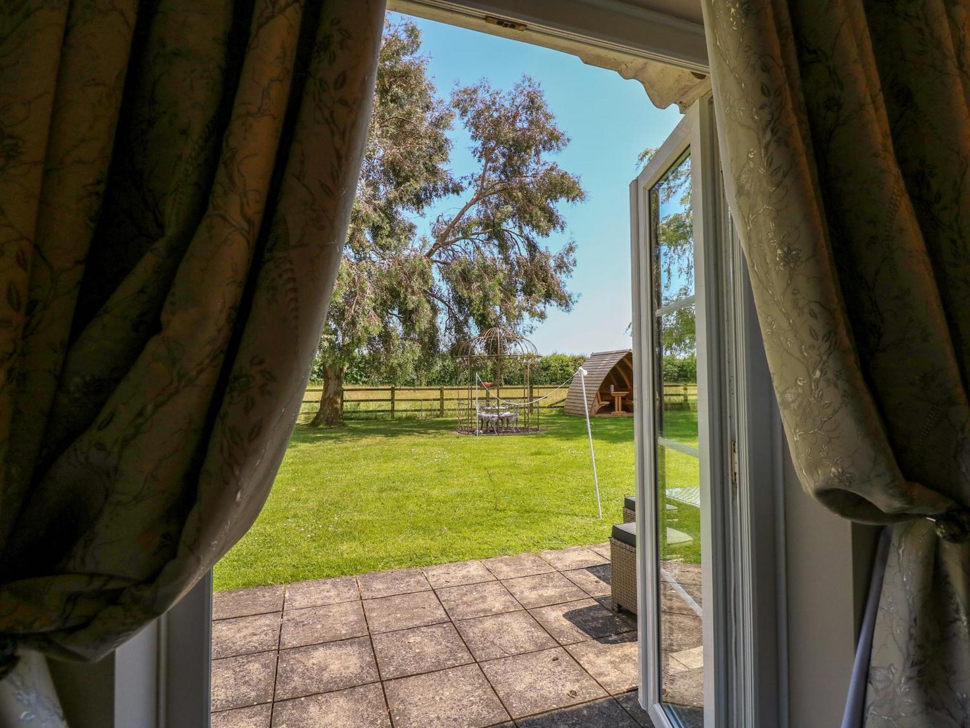 The Granary Villa Boston Bagian luar foto